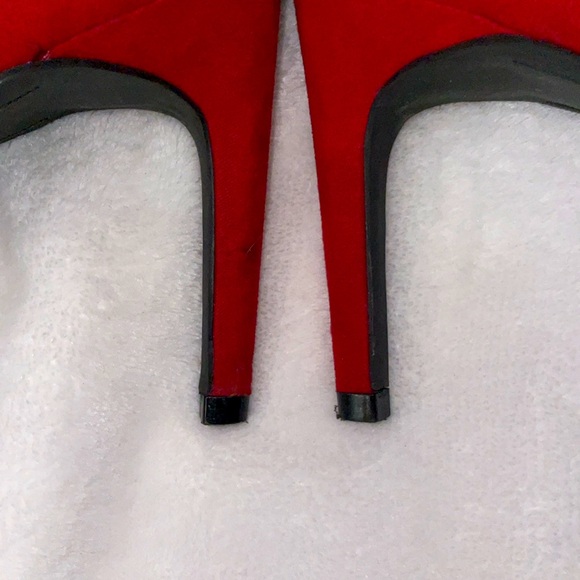 Red Faux Suede Ankle Bootie.  Pointed toe, stiletto heel, never worn. - Picture 5 of 6